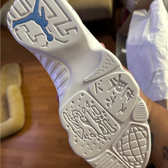 Brand New Air Jordan 9 Retro Low- Pantone - Picture 7 of 17